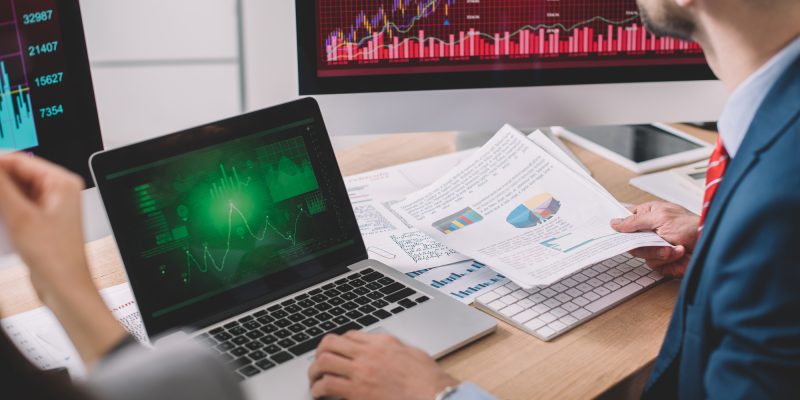 Can you Connect 3 Monitors On A Laptop? (+Steps)